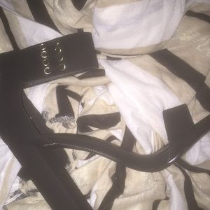 CR sho is size 9 NBW